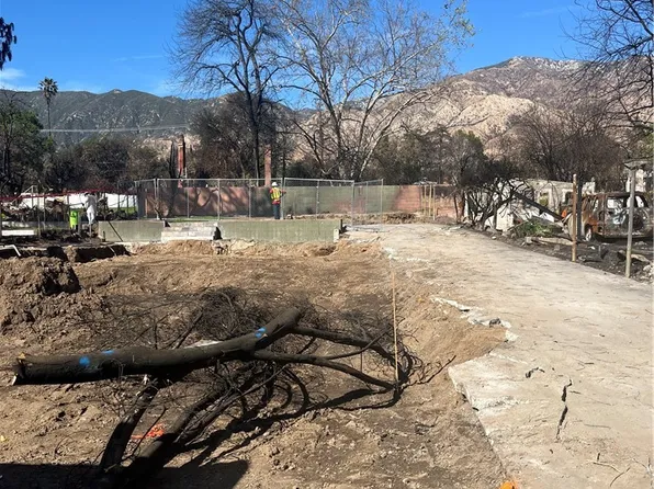 141 E Pine St #11, Altadena, CA 91001