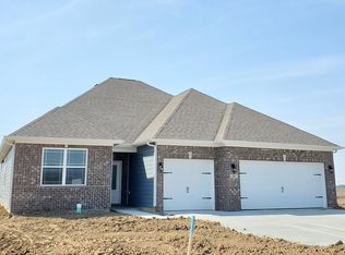 643 Blarney Ln, Pendleton, IN 46064