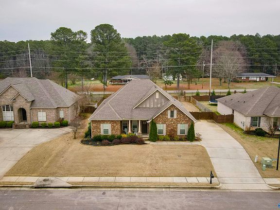 2nd image of 17476 Carillon Dr