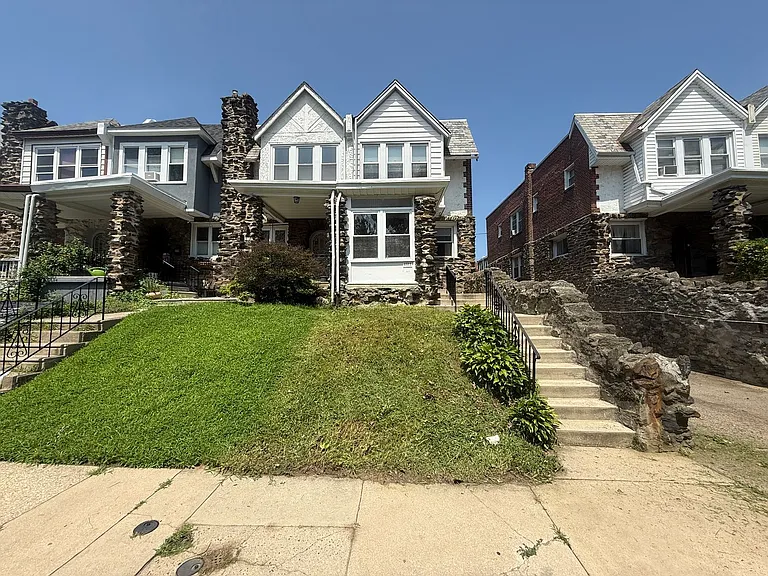373 E Cliveden St — Photo 3
