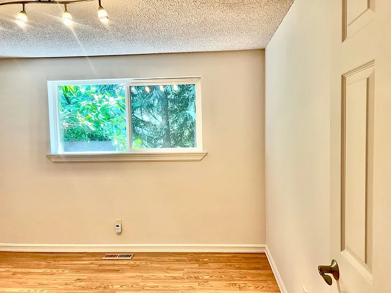 1725 Union Ave SE — Photo 25