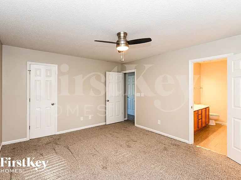 9906 Elsenham Ln — Photo 9