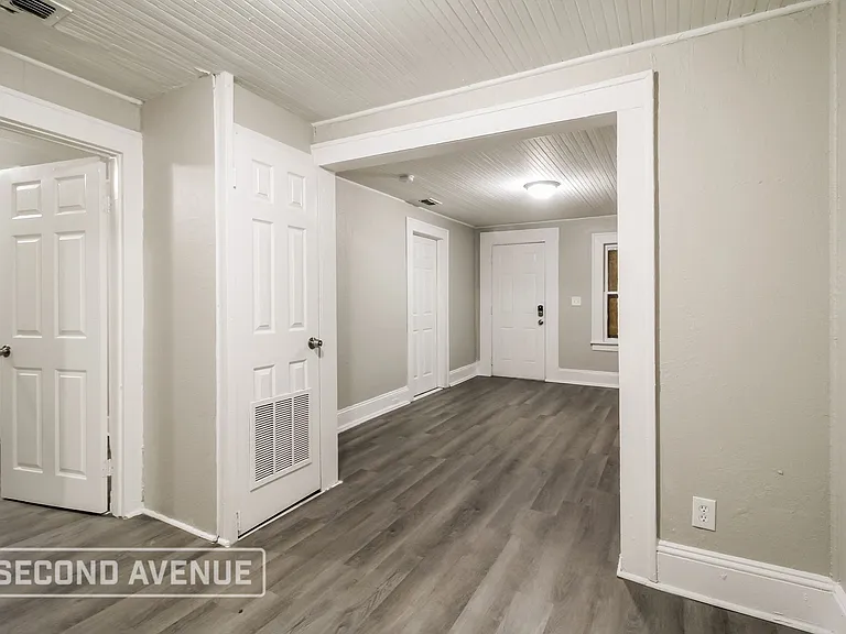 1522 W 22nd St — Photo 7