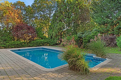 588 Pleasure Dr Photo 1