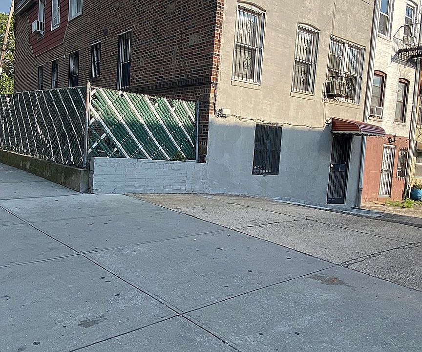 1st image of 36-02 Crescent St #1