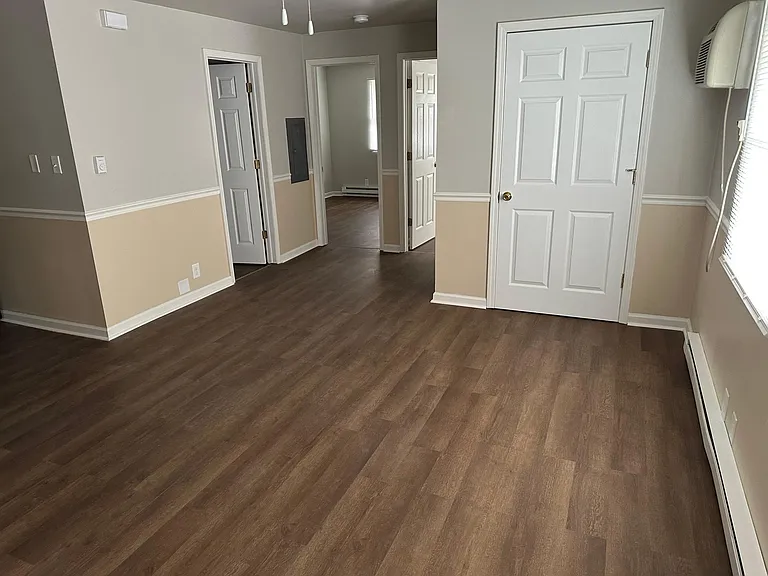 564 N Indiana Ave #1-2-8 — Photo 23