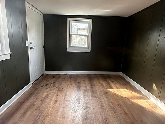 5th image of 321 E 79th St