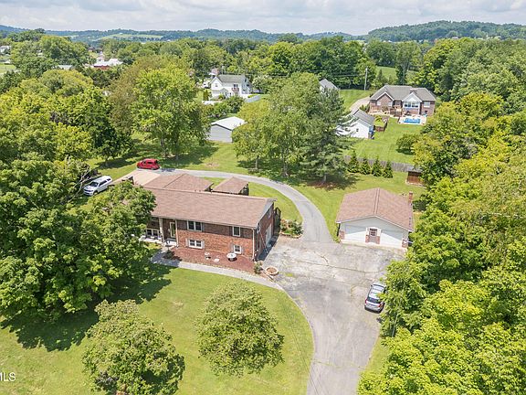 5th image of 255 Riverview Dr