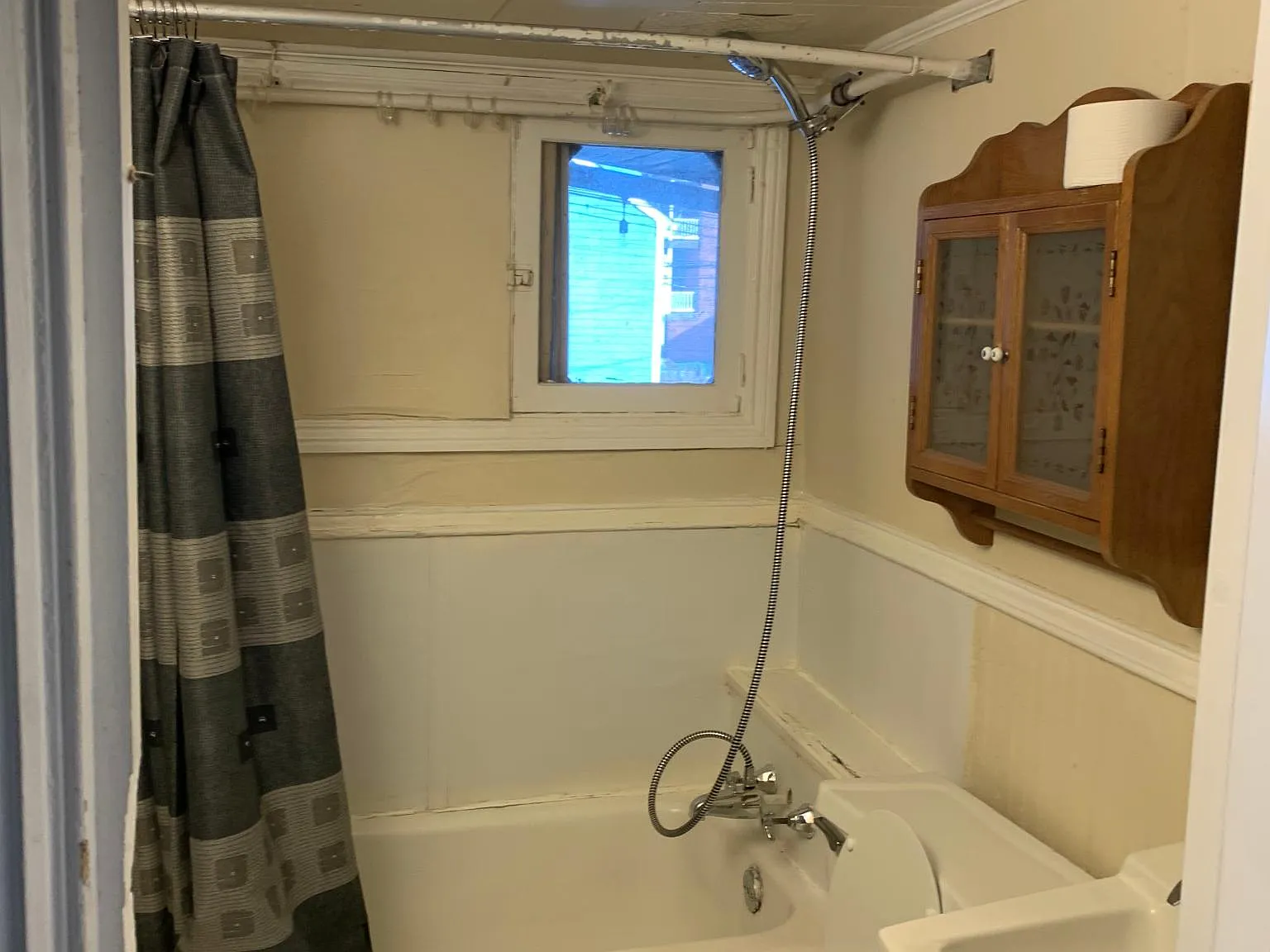 2 bed, $1,100 — Photo 2