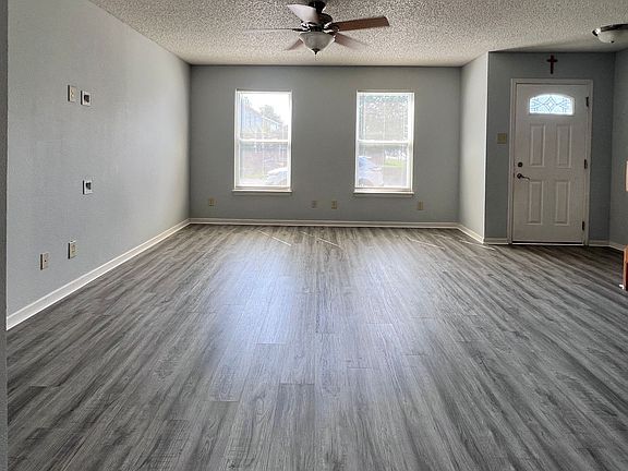 4th image of 2726 Chilton Dr
