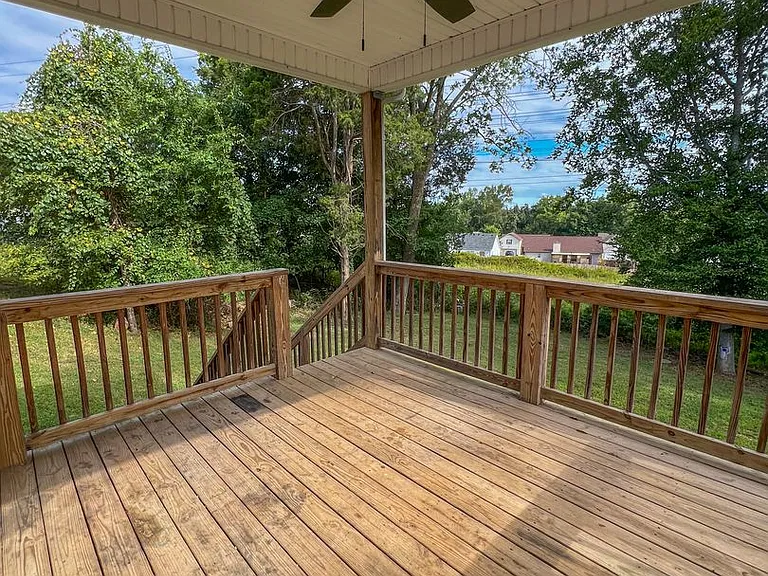 358 Chalet Cir — Photo 35