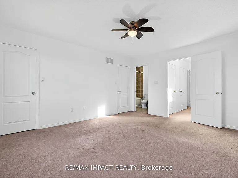 1384 W Rennie St — Photo 15