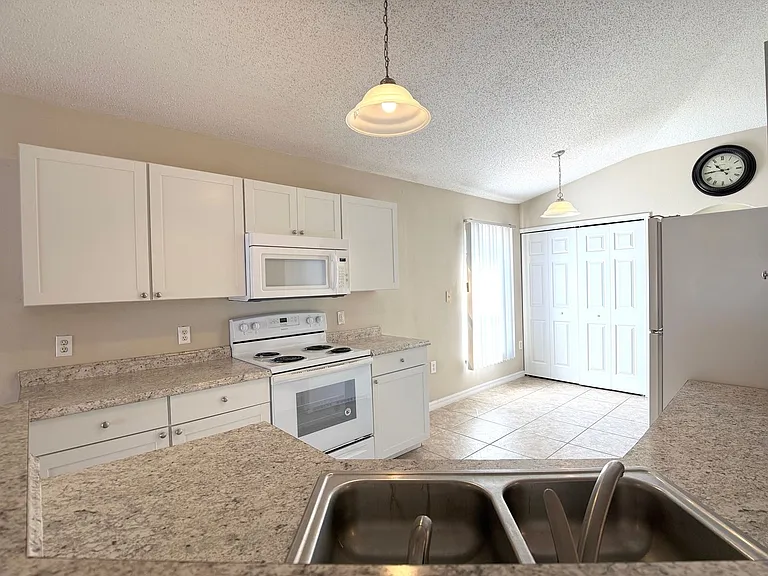 309 Catfish Dr E — Photo 4