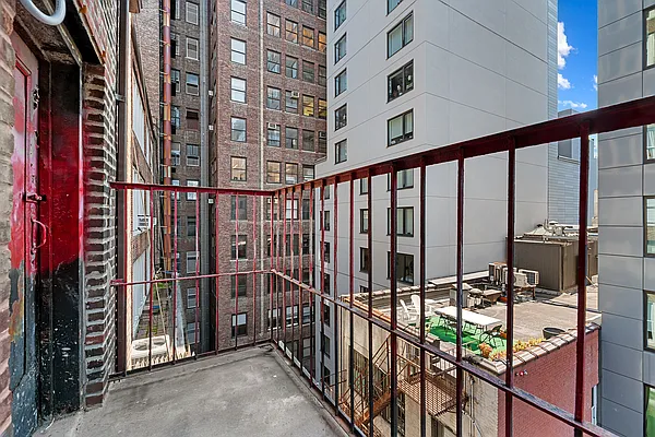 Rented by Living New York | media 36