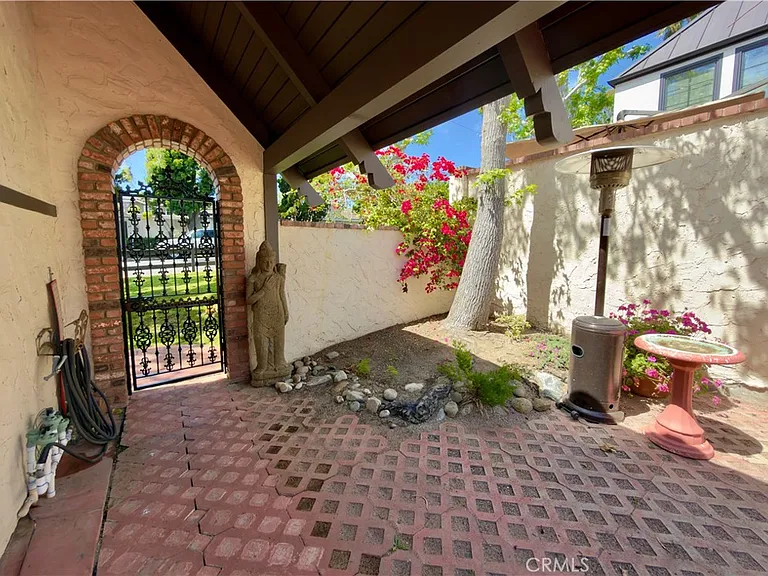 327 Aster St — Photo 15