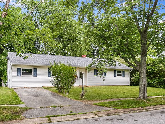 3rd image of 406 S Gerald Dr