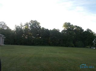 1204 Apache Dr, Wauseon, OH 43567