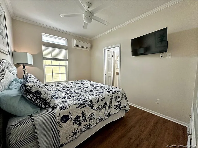 437 NE Intercoastal Dr — Photo 6