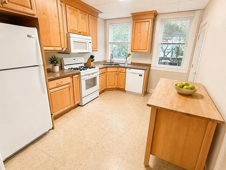 14 Hartland St #1 — Photo 3