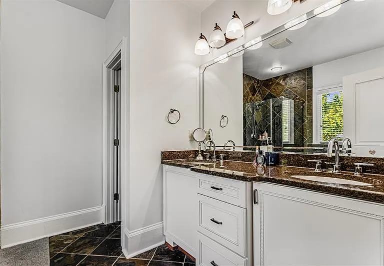 395 Laurent St NW #6 — Photo 22