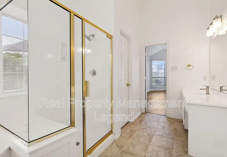 8012 Greenwood Dr — Photo 16