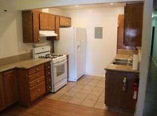 555 S Silktree Cir, Orange, CA 92868