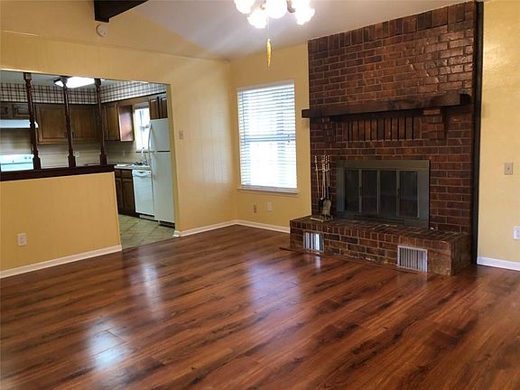 3rd image of 817 Marigold Dr