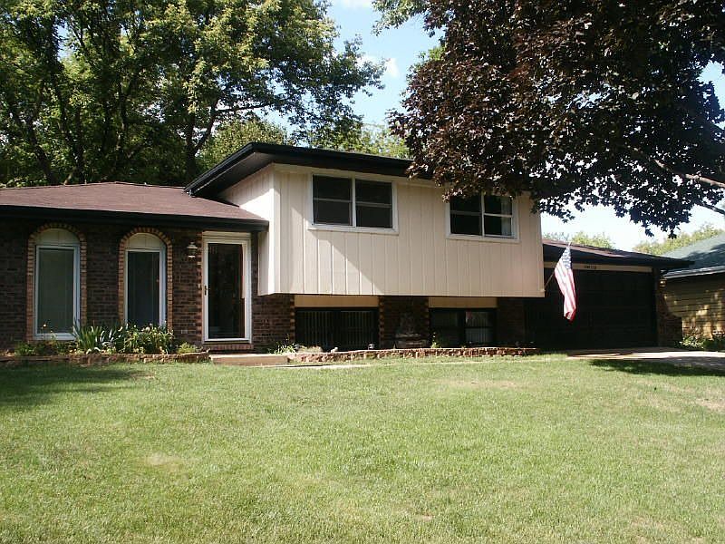 1st image of 29W112 Forest Ave