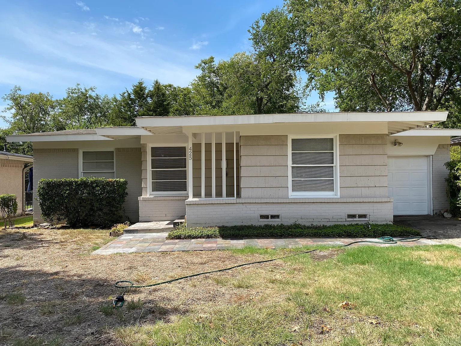 3 bed, 1300 sqft, $2,450 — Photo 1