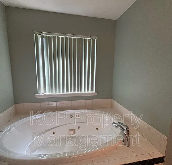 2109 Barrington Dr — Photo 21