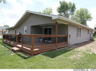 313 College St, Alhambra, IL