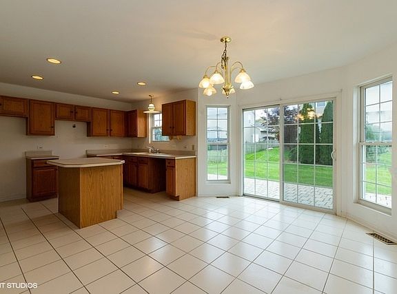 2nd image of 1375 Anthony Ct