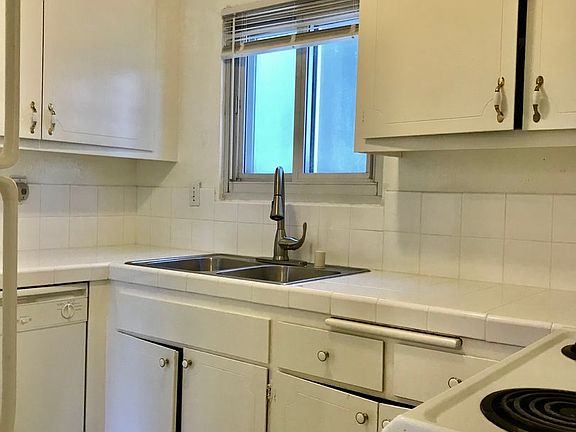 5th image of 222 E Tamarack Ave APT 15