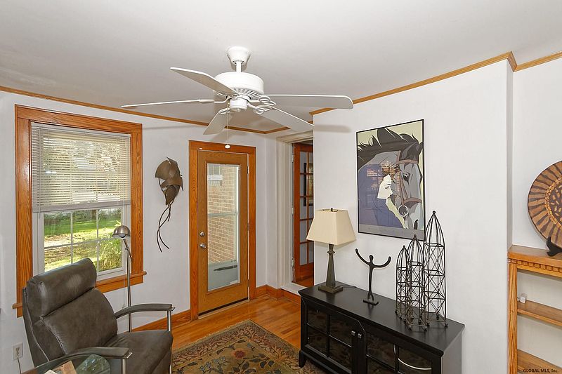 5th image of 2 BERNCLIFFE Avenue
