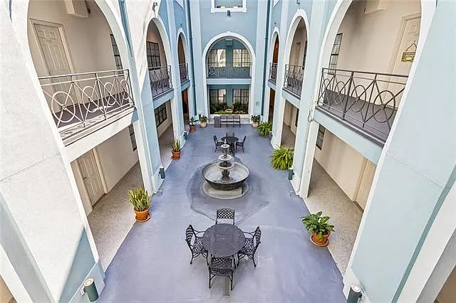 1 bed, 1.0 bath, 657 sqft, $1,800 — Photo 3