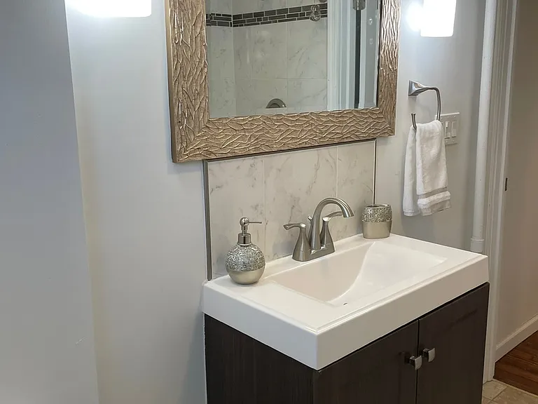 4 Apple Ave #2 — Photo 21