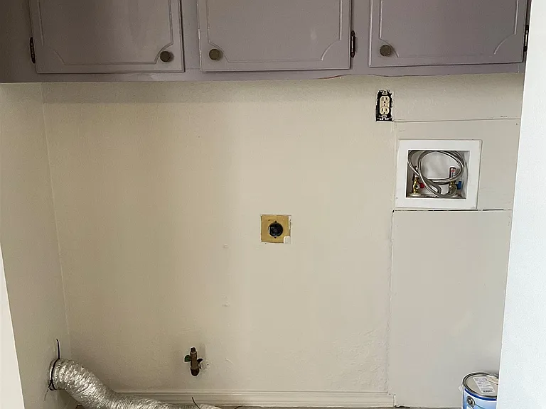 109 W Waco St — Photo 11