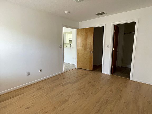 3rd image of 1835 Park Manor Dr