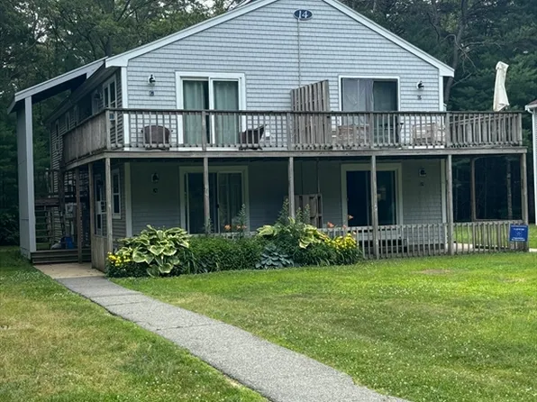 70 Cape Dr APT 14D, Mashpee, MA 02649
