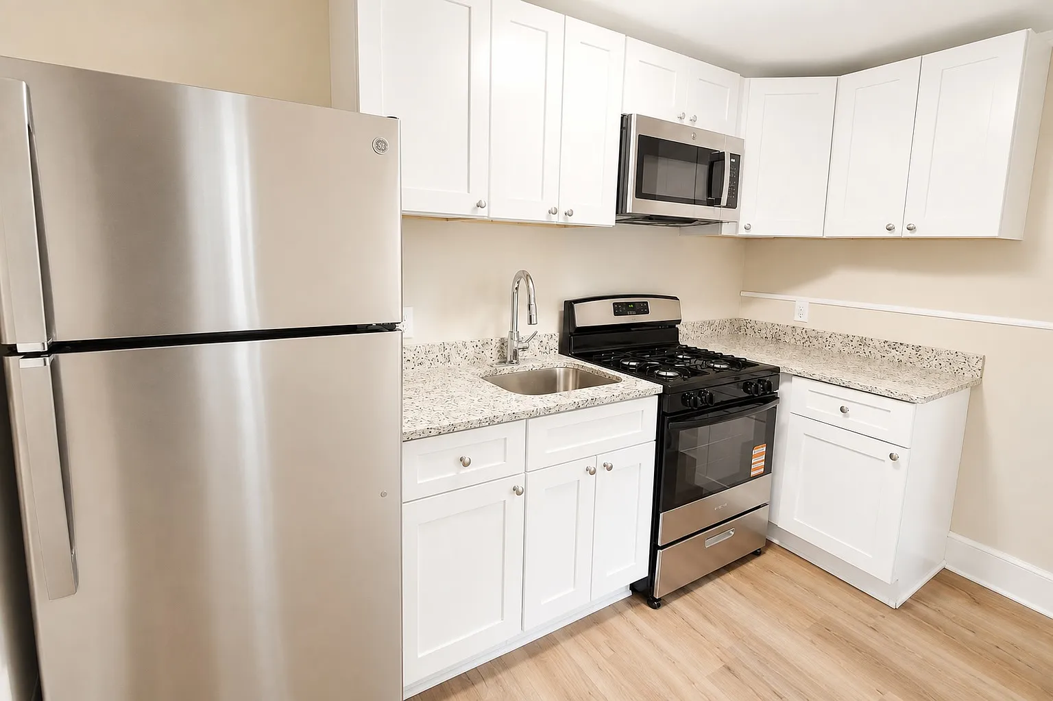 1 bed, 800 sqft, $1,600 — Photo 4