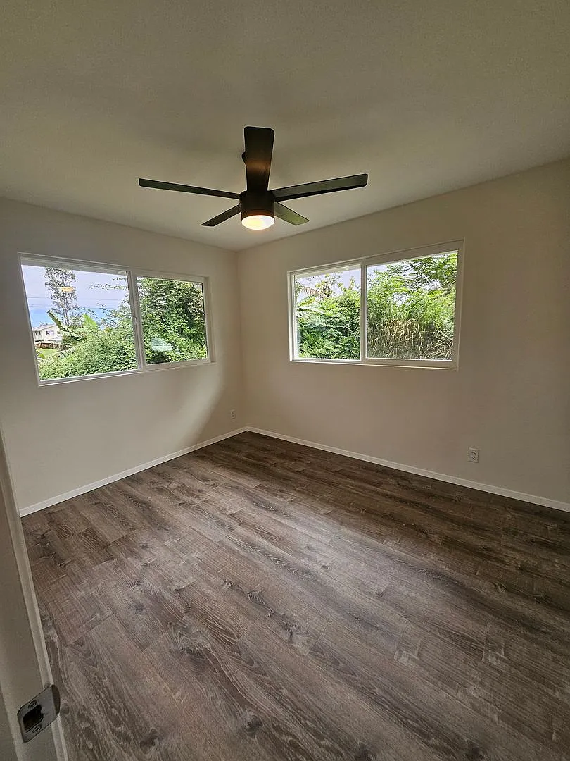 Beautiful NEW 3 Bedroom 2 Bath Home off South Kulani — Photo 3