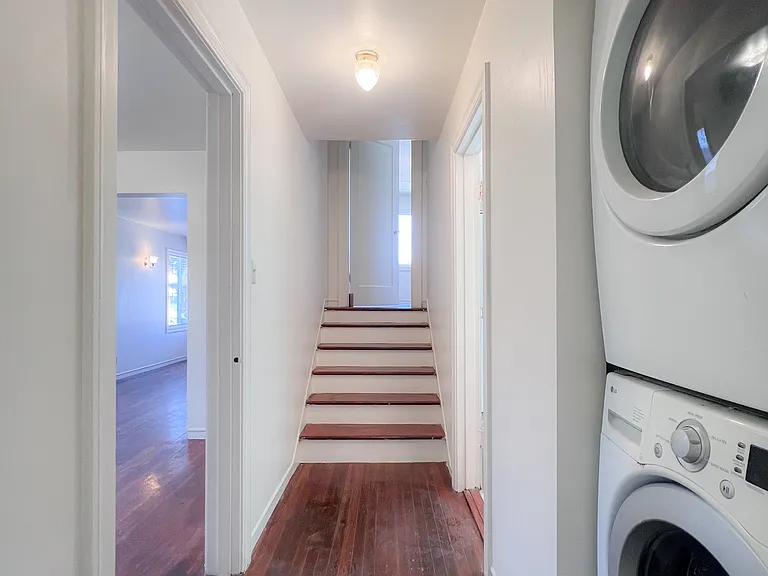 1054 Cornell Ave — Photo 13