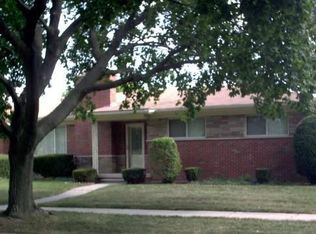 31130 Greenhaven St, Roseville, MI 48066