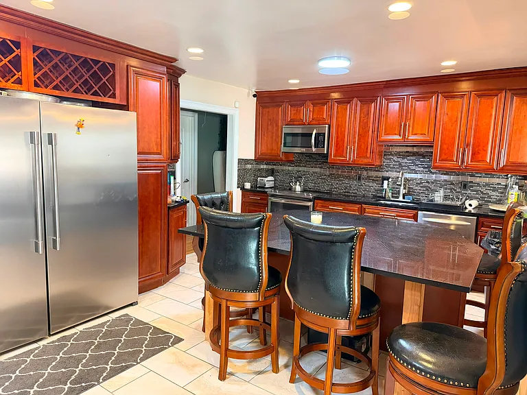 Greystone Ter — Photo 4