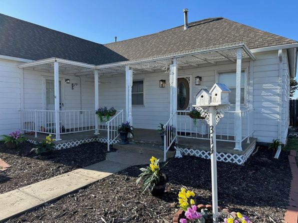 314 W State St, Rush Center, KS 67575