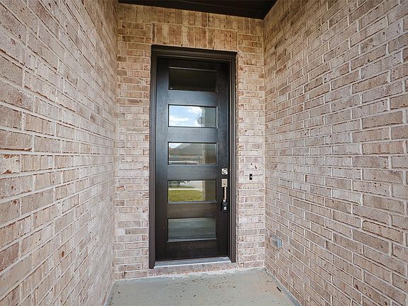 4th image of 519 Selaura St