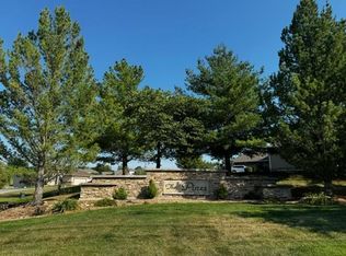 800 SE Cedrus Ln, Blue Springs, MO 64014
