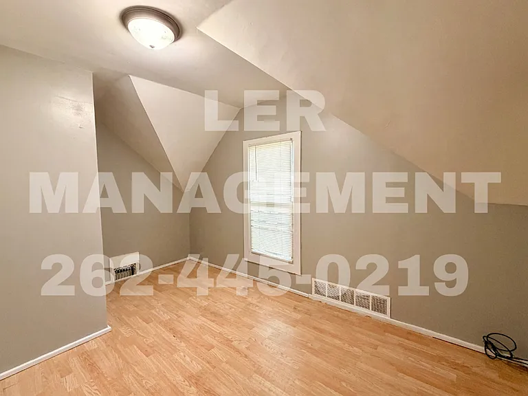 1623 Maple St — Photo 10