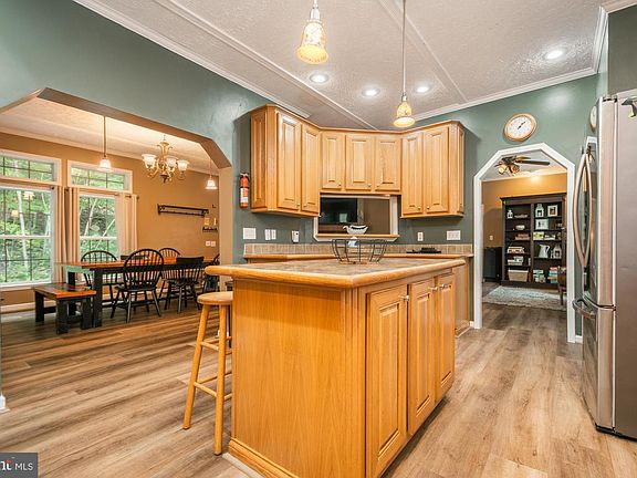 5th image of 2228 Hoyes Run Rd
