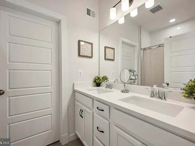 319 Summit Point Blvd #NEW — Photo 8